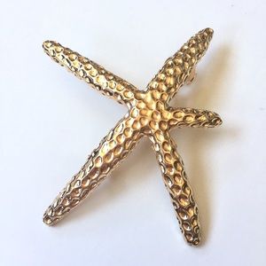 *LAST ONE!* Gold Starfish Hair Clip
